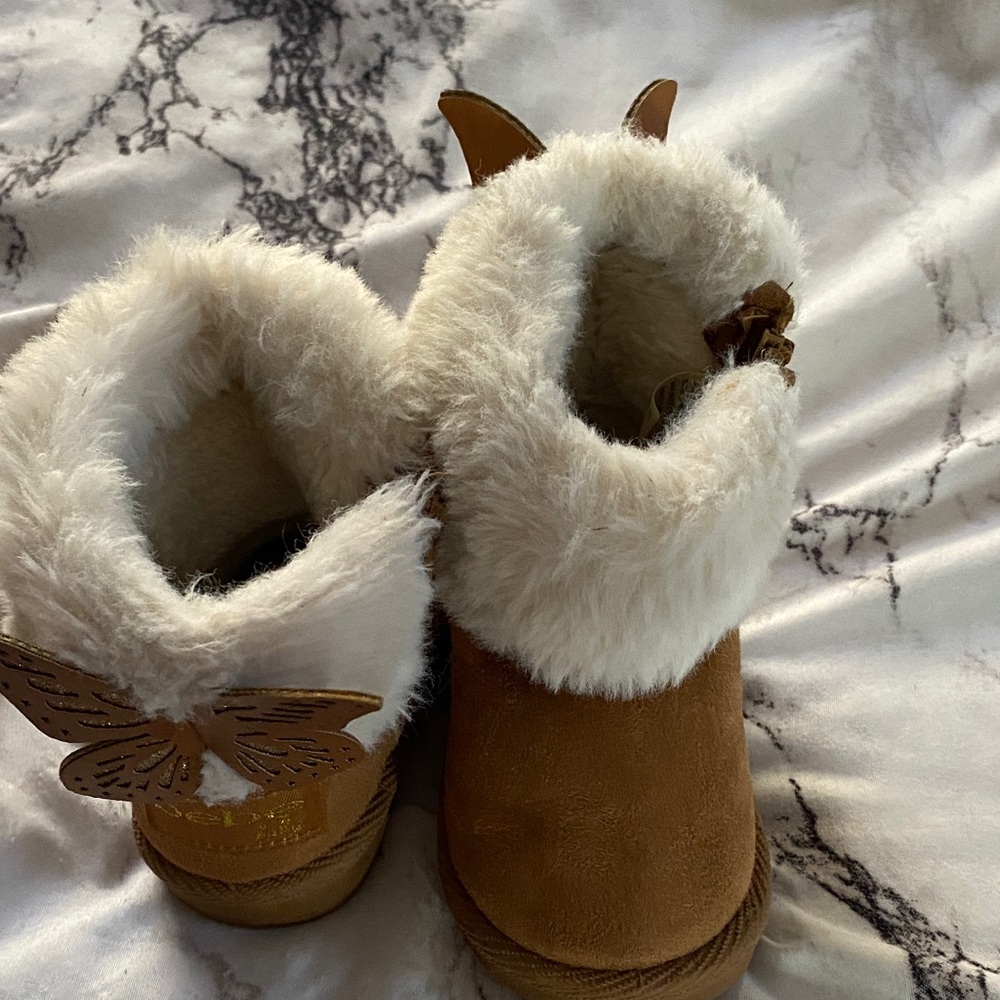 bebe Brown Kids Boots with White Fur Trim